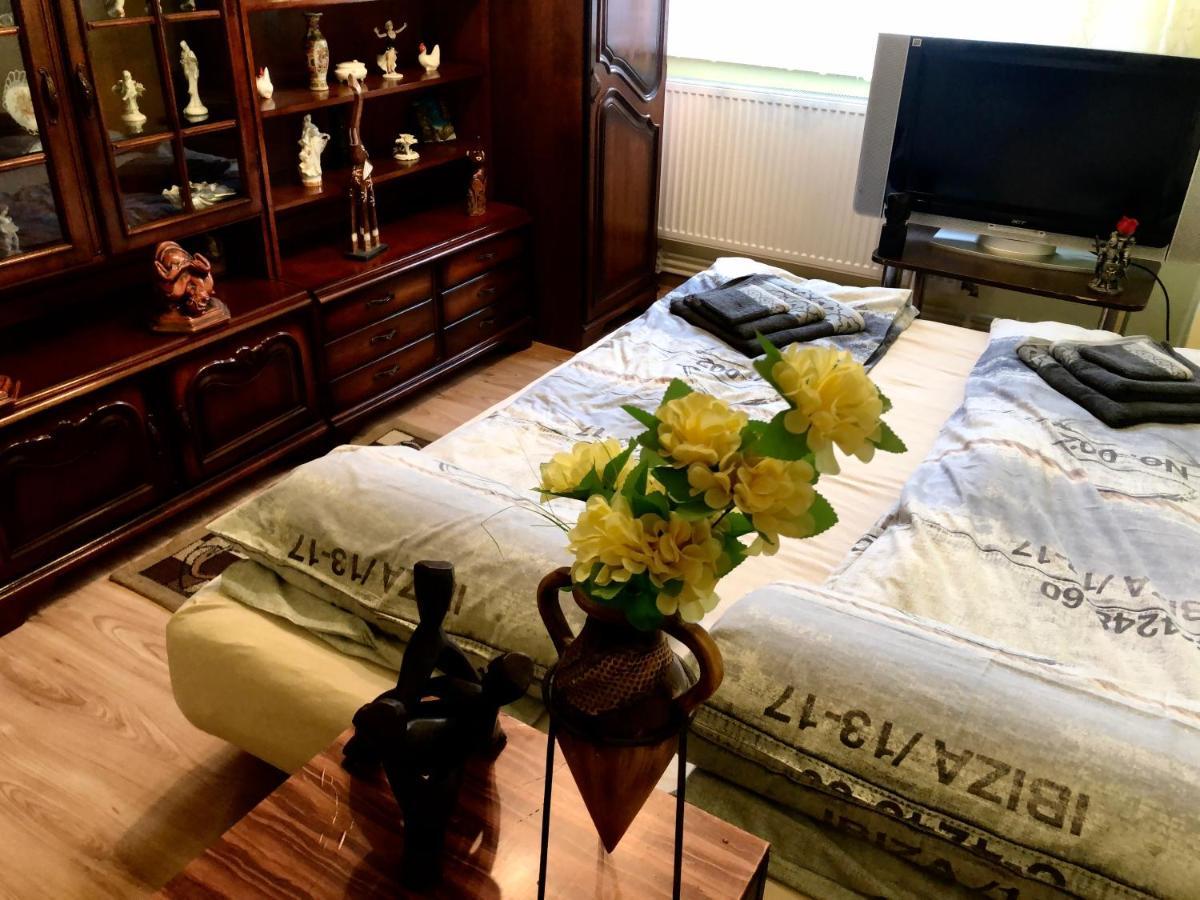 La Symo Apartament Straja Lupeni Lupeni  ภายนอก รูปภาพ